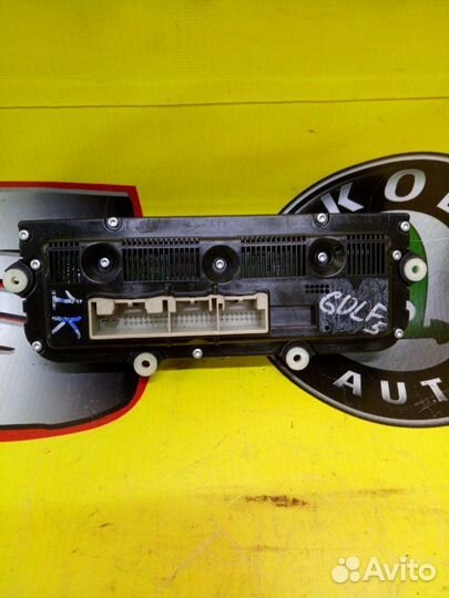 Блок управления климатом передний Volkswagen Golf