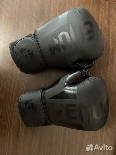 Боксерские перчатки 12 oz