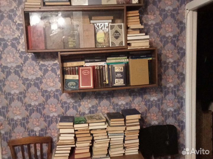 Продам книги разные цена договорная