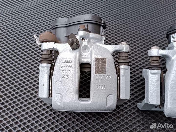 Задние суппорта Audi Porsche 330