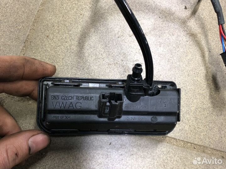 Камера с кнопкой и омывашкой VAG