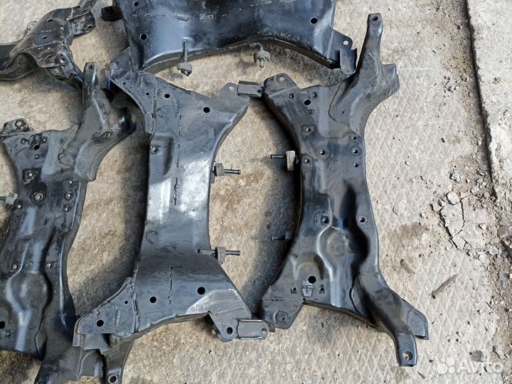 Подрамник lancer 9