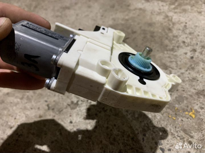 Стеклоподъемник задний audi a4 b8