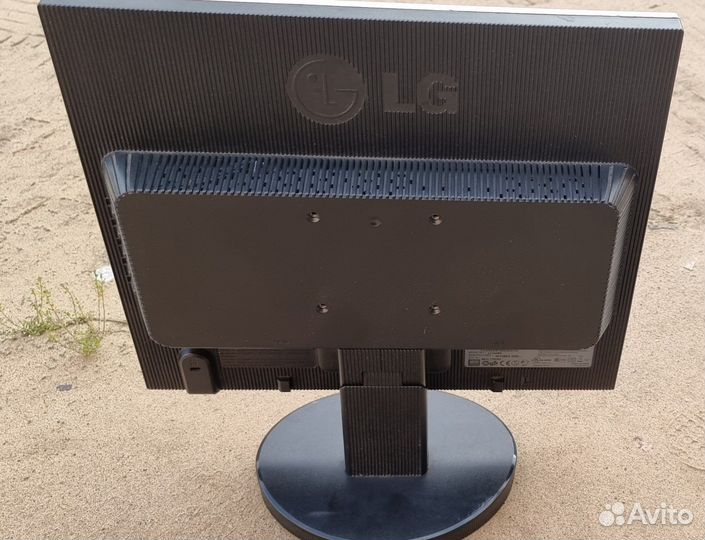 Монитор LG