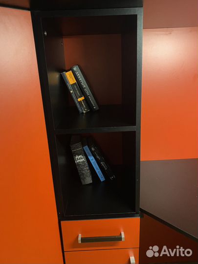 Кровать-чердак со шкафом и столом+матрац