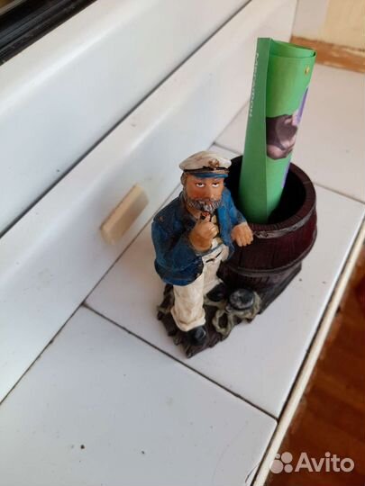 Сувенир фигурка Капитан