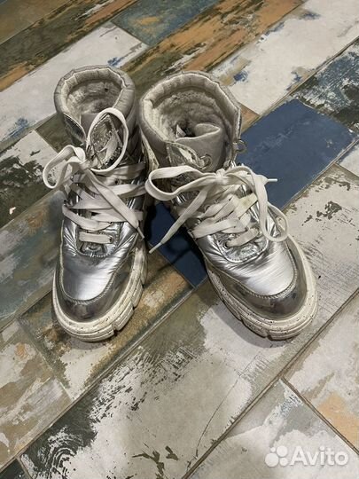 Продам зимние ботинки размер 38