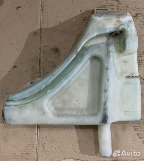 Бачок омывателя Audi Q7 2005 - 2015