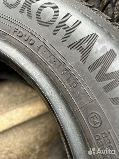 Yokohama Ice Guard IG60 215/55 R16