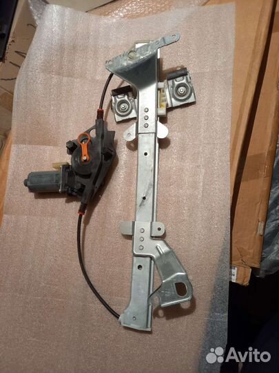 Стеклоподъемник передний правый ford fiesta 01-07