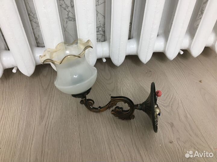 Люстра потолочная и бра настенное