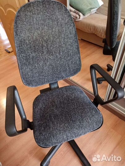 Компьютерное кресло