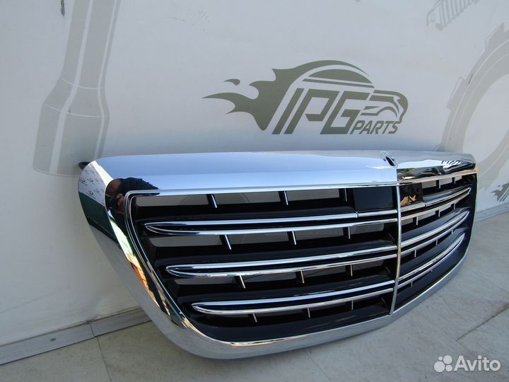 Решетка радиатора Mercedes A2228802400