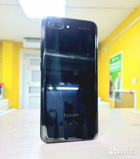 HONOR 10, 4/64 ГБ