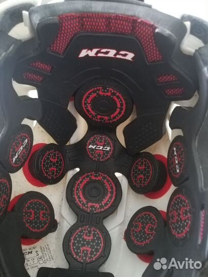 Хоккейный шлем