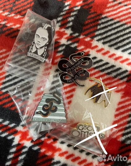 Пины и значки