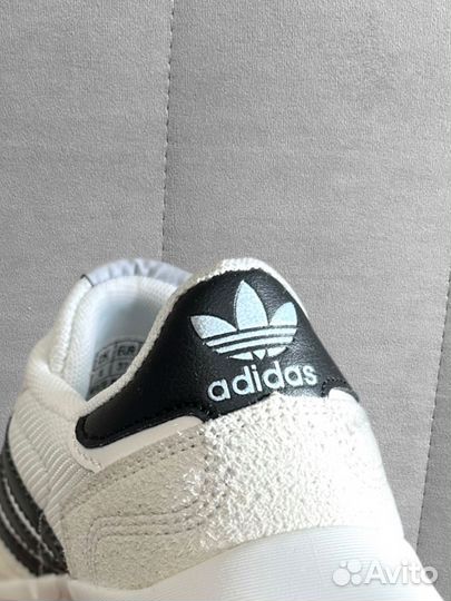 Кроссовки женские adidas