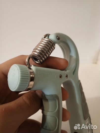 Эспандер кистевой регулируемый