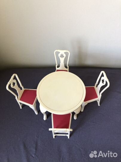 Мебель для кукол Барби стол со стульями кухня