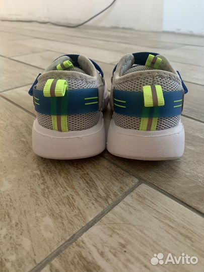 Кроссовки детские