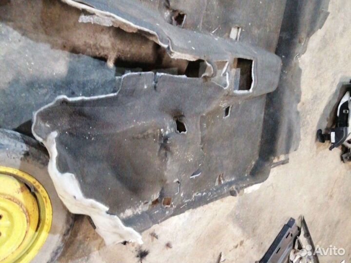 Ковер салона Subaru Tribeca B9