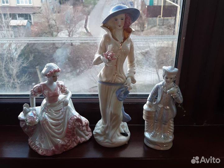 Фарфоровые современные статуэтки