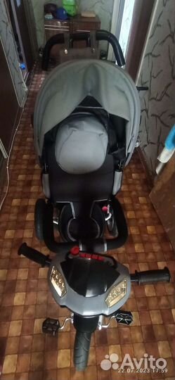 Трехколесный велосипед с родительской ручкой