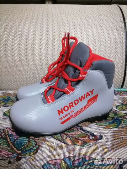 Лыжные ботинки