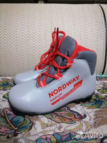 Лыжные ботинки