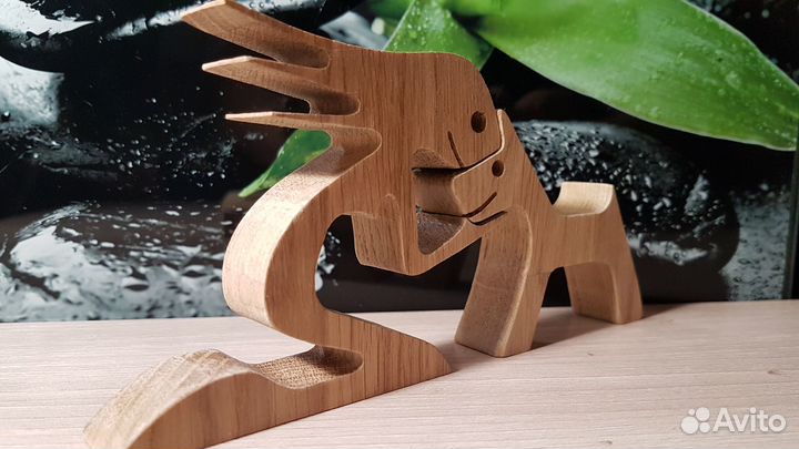 Фигурка из дерева 