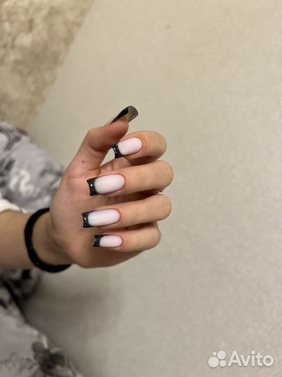 Модель на маникюр и педикюр