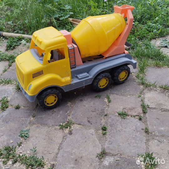 Бетономешалка игрушка