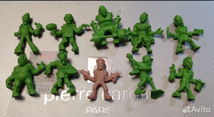 Фигурки зомби