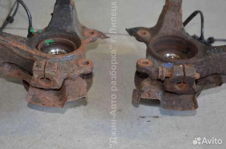 Поворотный кулак передний Corsa D корса Д 4 болта