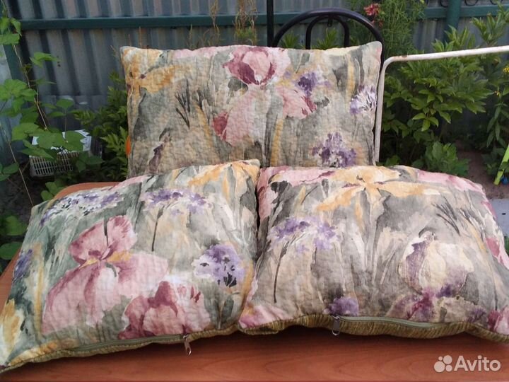 Подушки, постельное белье (всё новое)