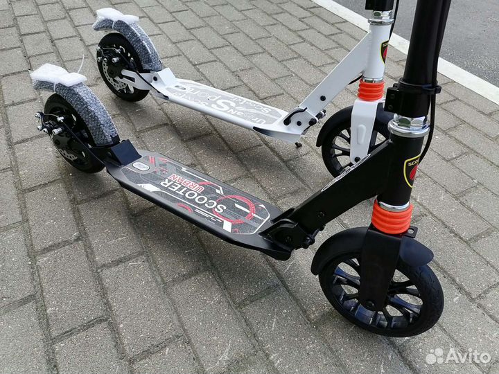 Самокат с ручным дисковым тормозом