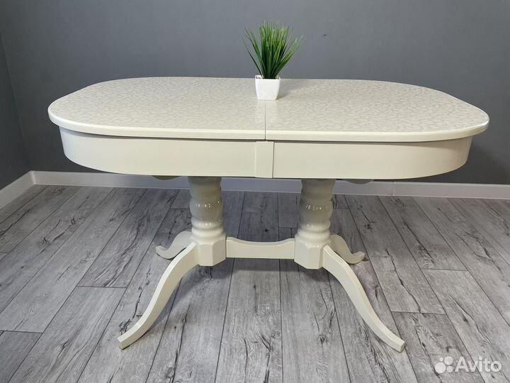 Стол кухонный овальный