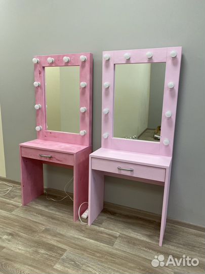 Гримерное зеркало, туалетный столик