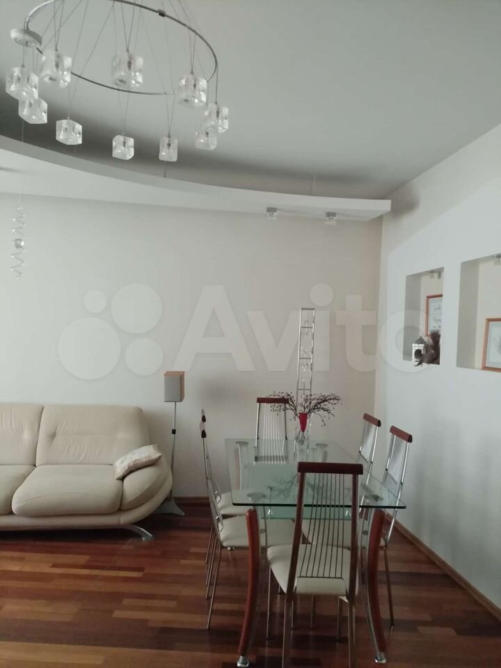 4-к. квартира, 121 м², 4/8 эт.