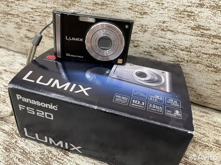 Компактный фотоаппарат