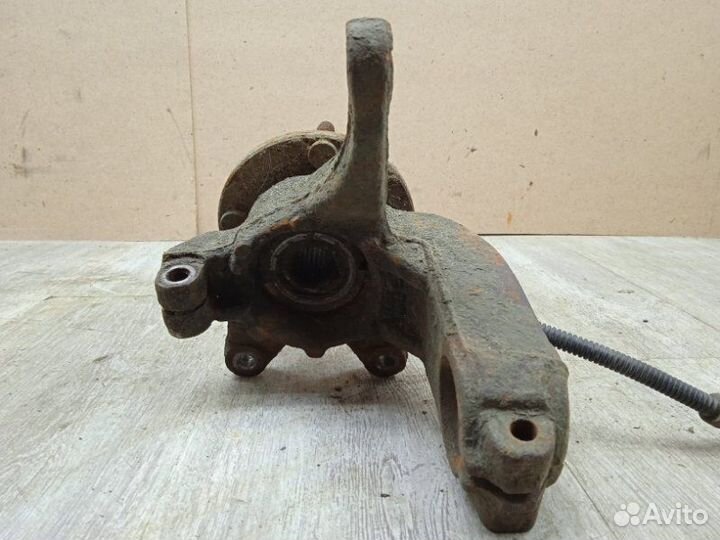 Кулак поворотный передний левый Ford Fiesta MK5