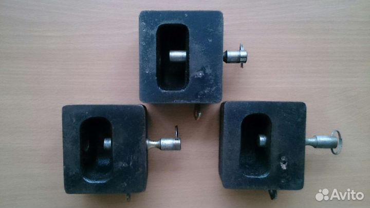 Замок гаражный с засовом