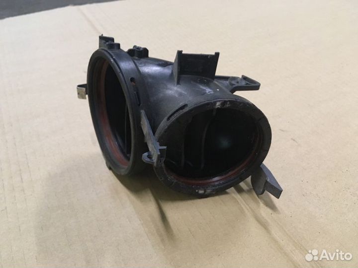 Патрубок воздушный M272 3.5 Mercedes Vito W639