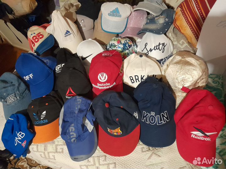 Кепки разные
