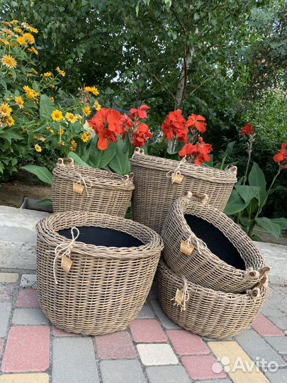 Кашпо для цветов плетеное