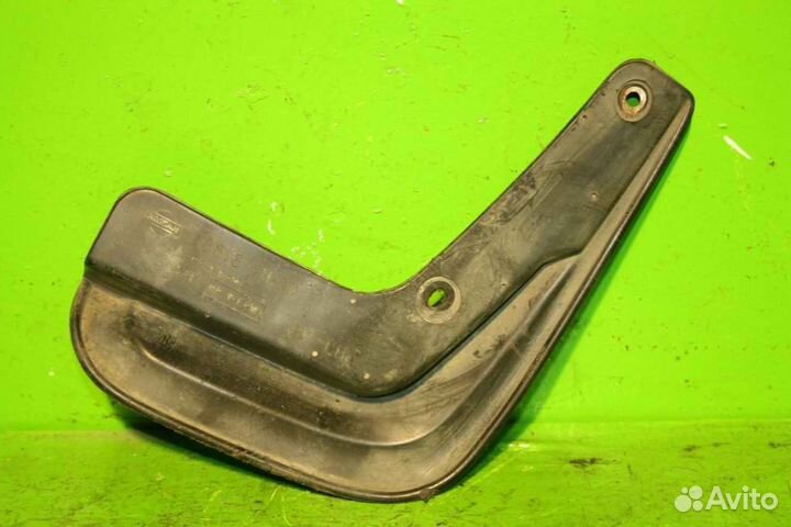 Брызговик nissan march K11 задний левый