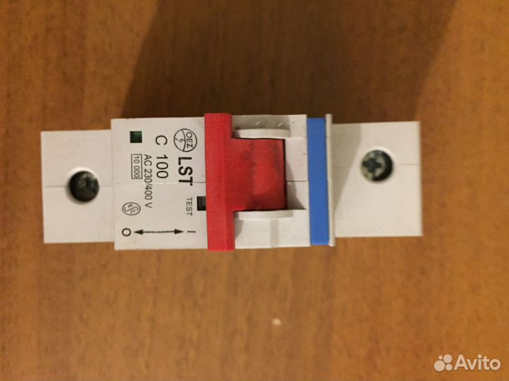 Автоматический выключатель 1 полюс 100А
