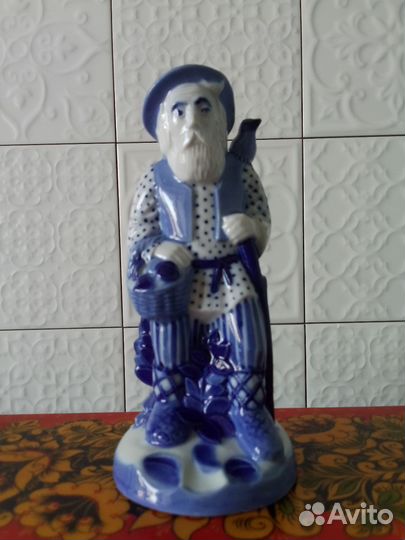 Статуэтка фарфор