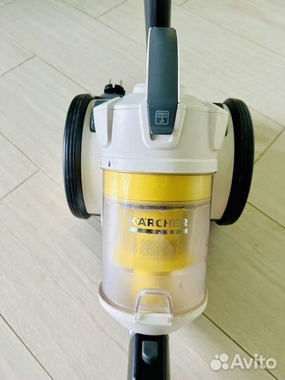 Пылесос Karcher VC 3 Premium (1.198-135.0)белый