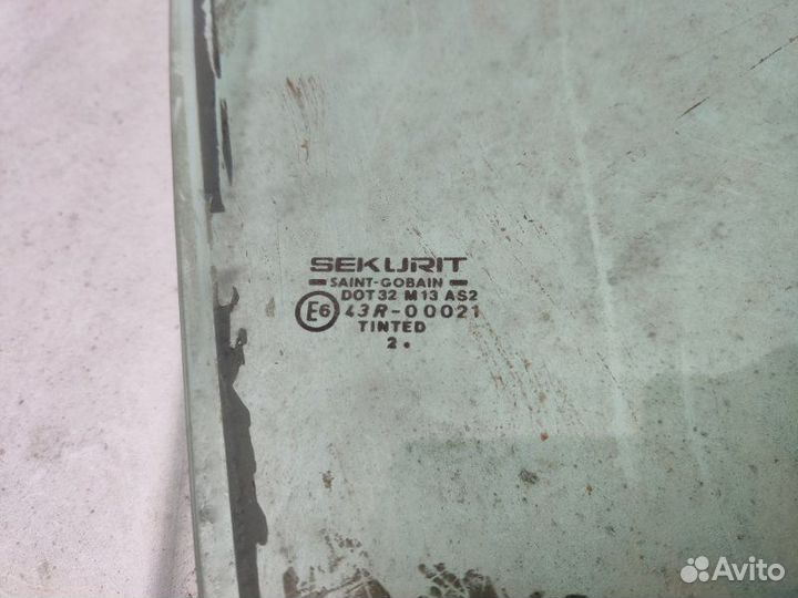 Стекло переднее правое Ford Mondeo 1 универсал